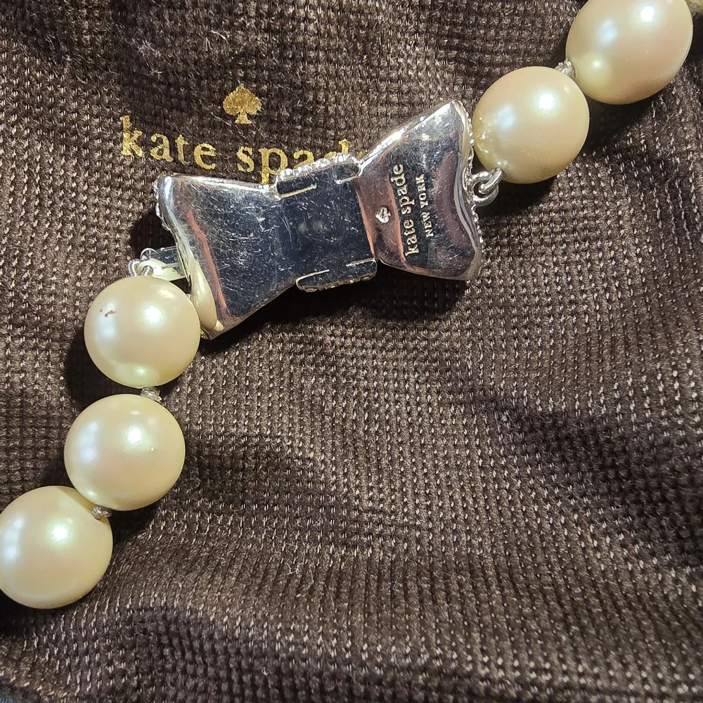 Vintage Kate Spade Pearl Necklace with Silver Bow-Coachella-Jewelry-Theme - Picture 3 of 7